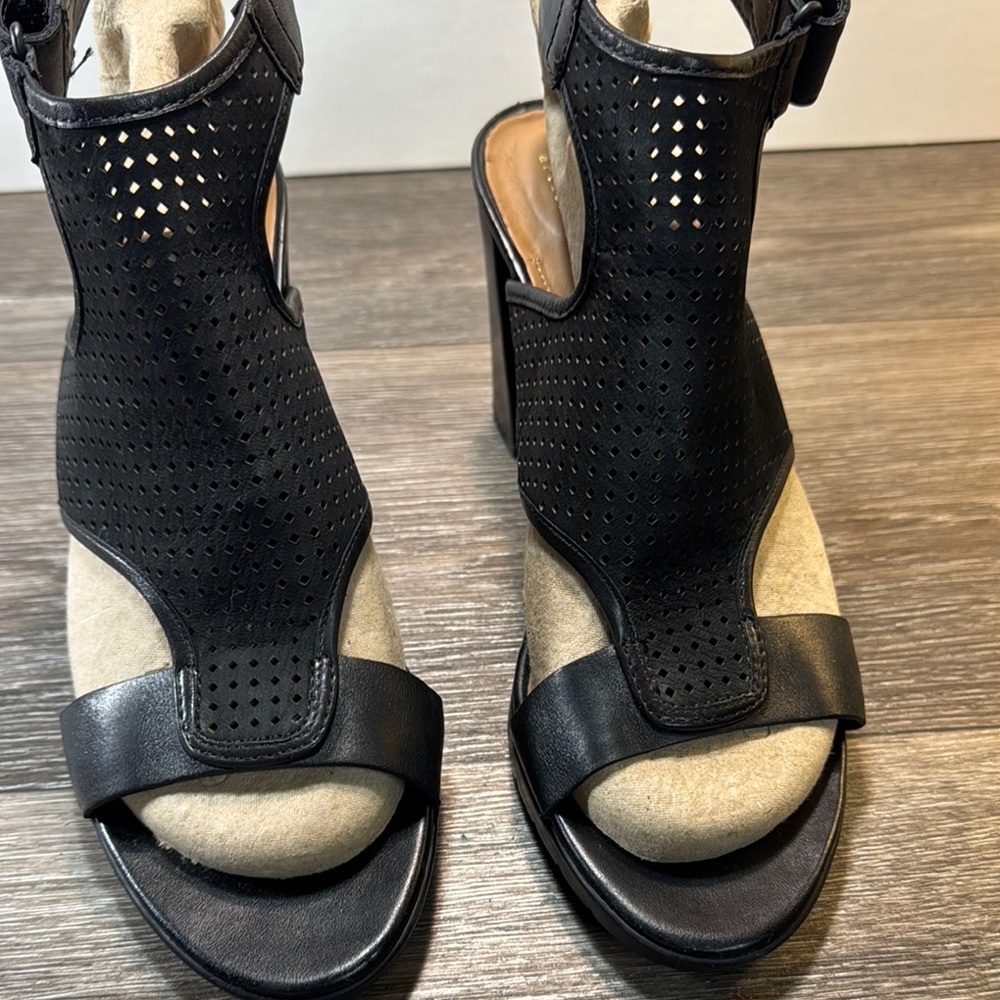 Clarks Black Women's Heeled Sandals size 10 (b222) - Picture 3 of 8